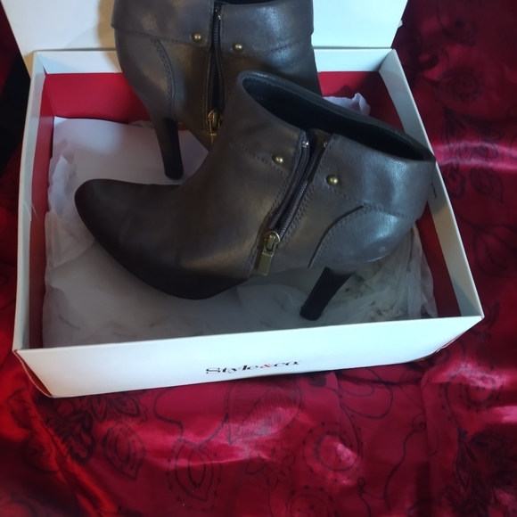 Style & co. Brown zip up ankle boots - Picture 3 of 8